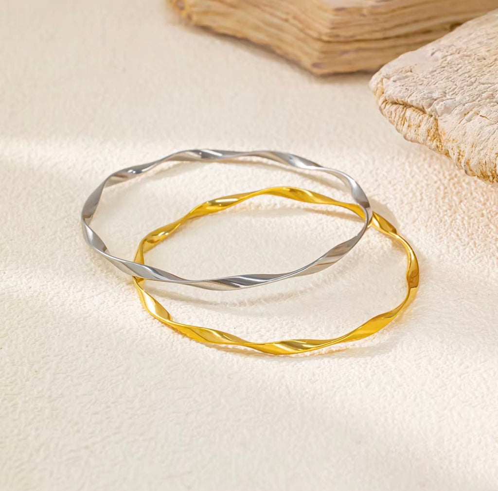 Luna Twist Slip-On Bangle